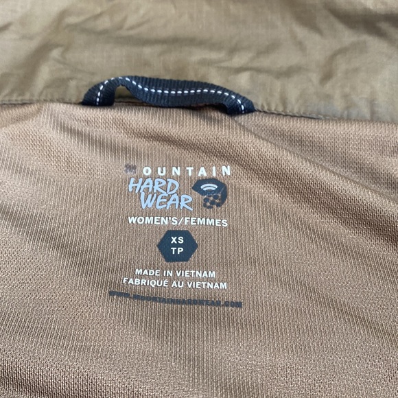 Mountain Hardware rain resistant jacket - Picture 3 of 3